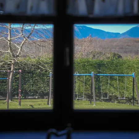 Tihio Pool & * Tichio